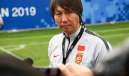 李铁的照片,足球场上的铁血战士