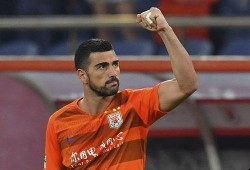 佩莱 个人资料,意大利锋线巨星的足球生涯与成就