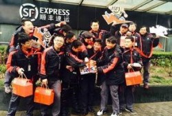 顺丰小哥图片,快递界的速度与激情