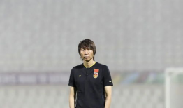 李铁的照片,足球场上的铁血战士